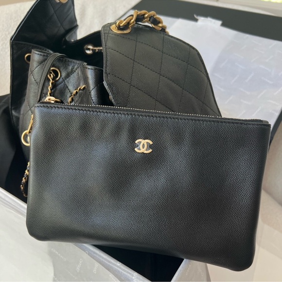 NEW✨ Chanel 25 Leather Hobo Bag Medium - Black - Picture 11 of 15